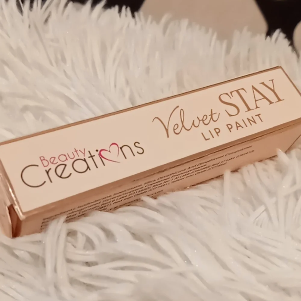 Beauty Creations Velvet Stay “Red Affair” - Picture 6 of 10